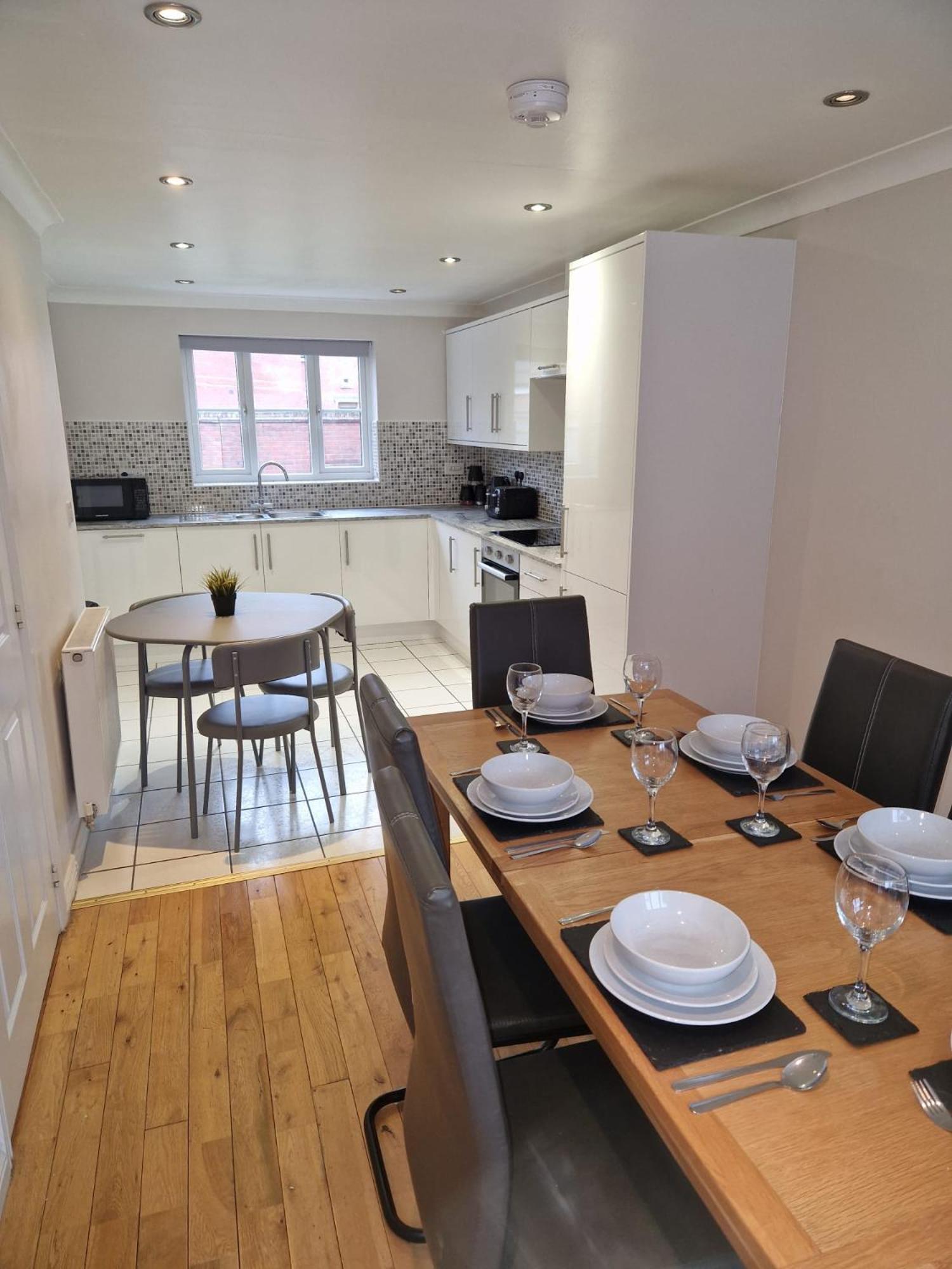 Hereford - Finch House - Modern 4 Bedroom House Located In South Hereford, Dog Friendly With Nearby Countryside, Pool Table, Sleeps Up To 10 Guests - Hosted By Rentmyhouse Extérieur photo
