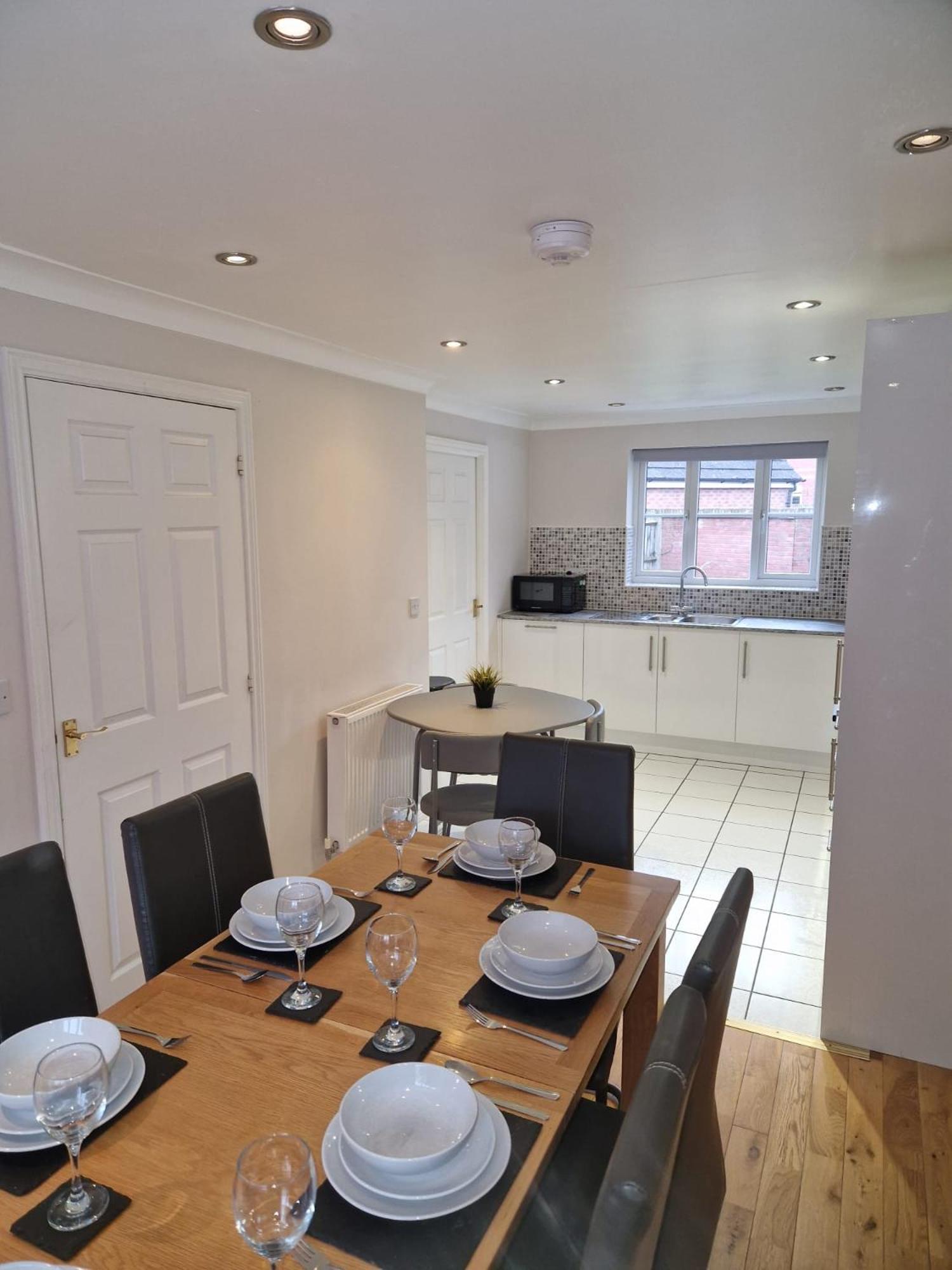 Hereford - Finch House - Modern 4 Bedroom House Located In South Hereford, Dog Friendly With Nearby Countryside, Pool Table, Sleeps Up To 10 Guests - Hosted By Rentmyhouse Extérieur photo