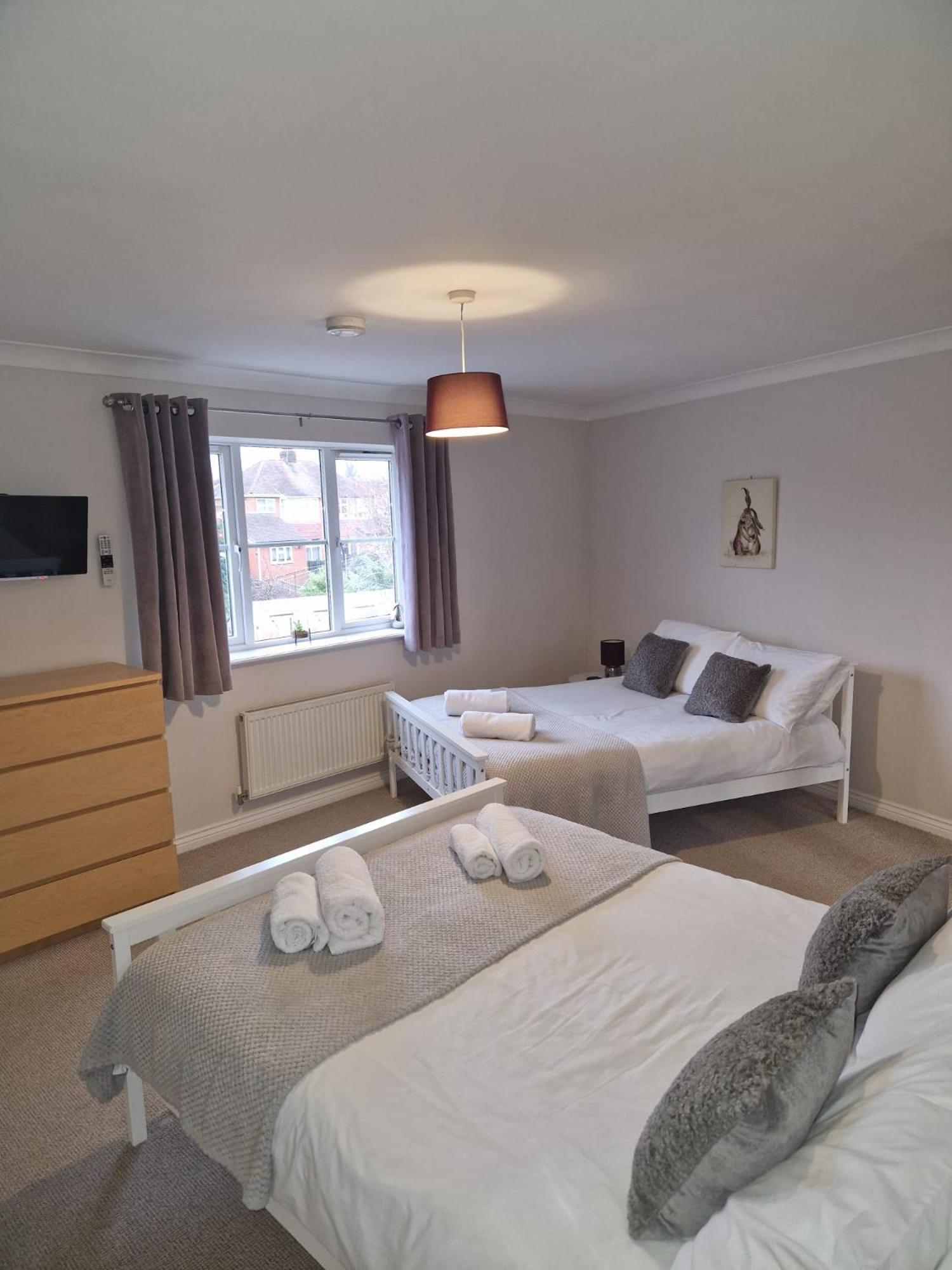 Hereford - Finch House - Modern 4 Bedroom House Located In South Hereford, Dog Friendly With Nearby Countryside, Pool Table, Sleeps Up To 10 Guests - Hosted By Rentmyhouse Extérieur photo
