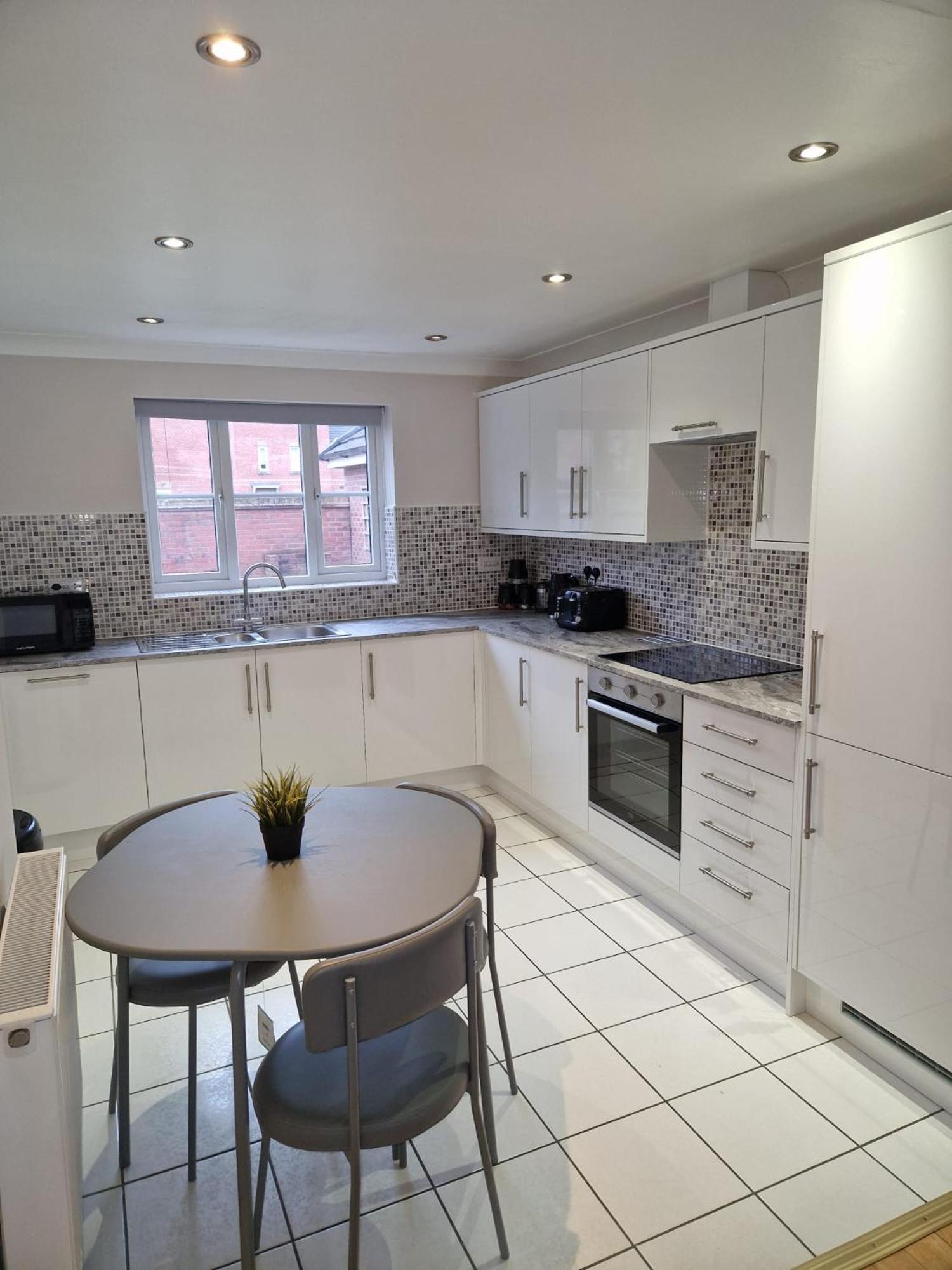 Hereford - Finch House - Modern 4 Bedroom House Located In South Hereford, Dog Friendly With Nearby Countryside, Pool Table, Sleeps Up To 10 Guests - Hosted By Rentmyhouse Extérieur photo
